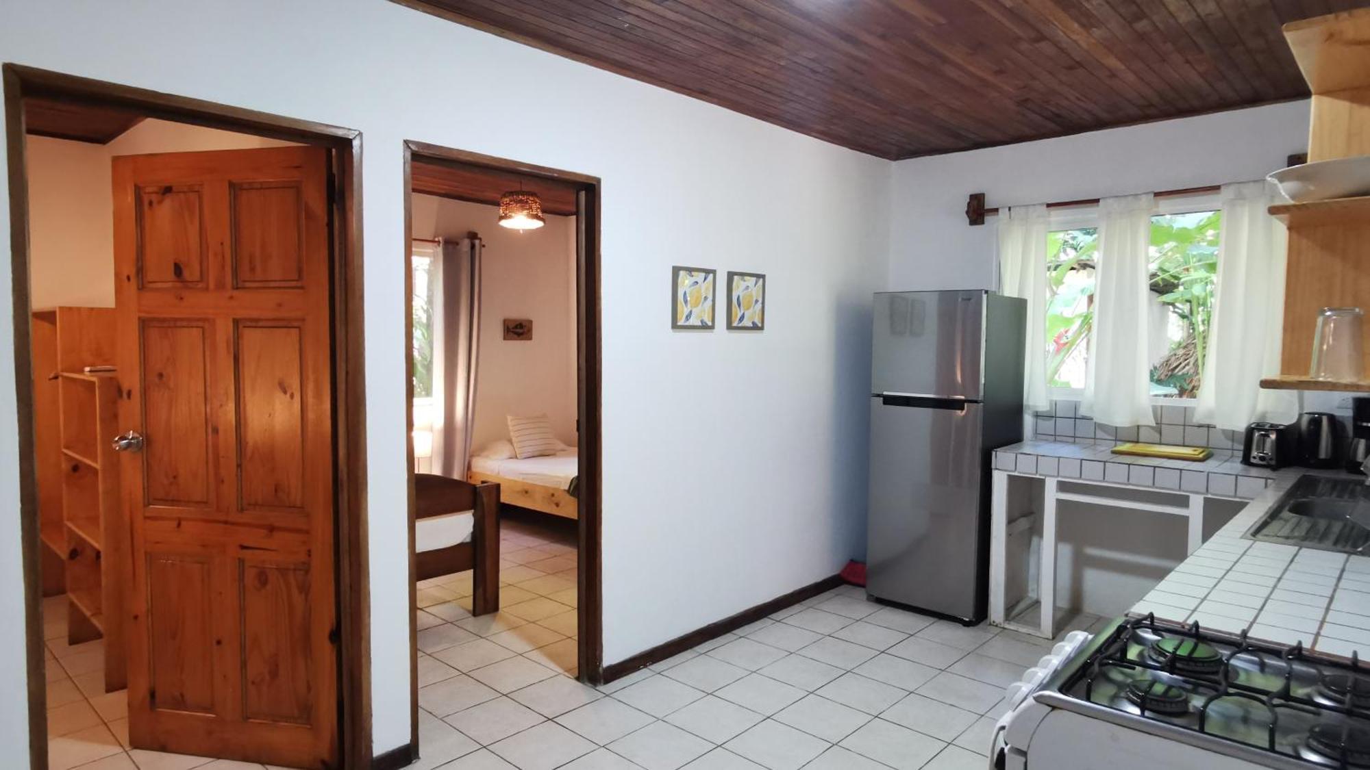 Colibri Apartments - 4 Min Walk To The Beach! Playa Santa Teresa  Zimmer foto