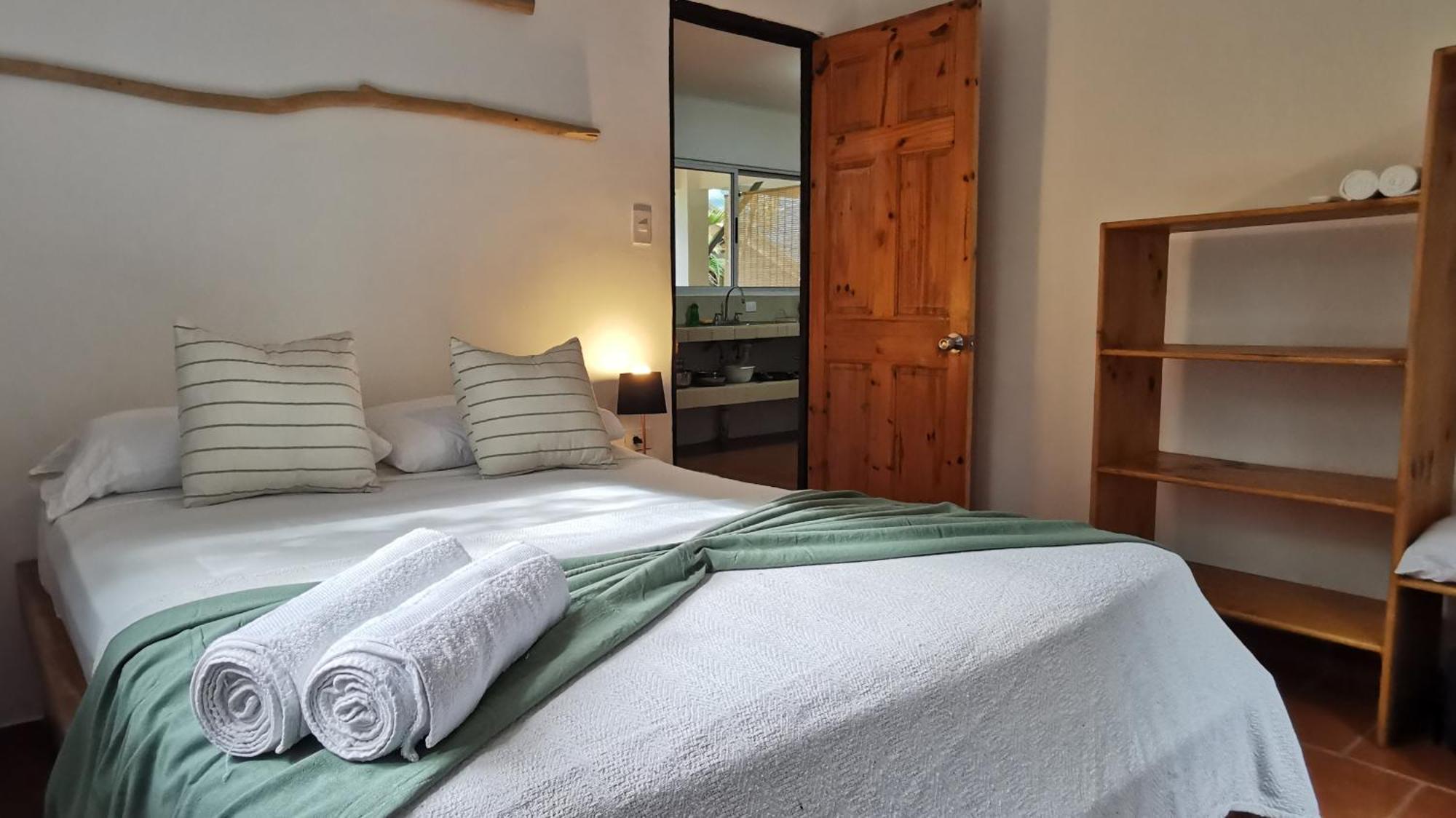 Colibri Apartments - 4 Min Walk To The Beach! Playa Santa Teresa  Zimmer foto